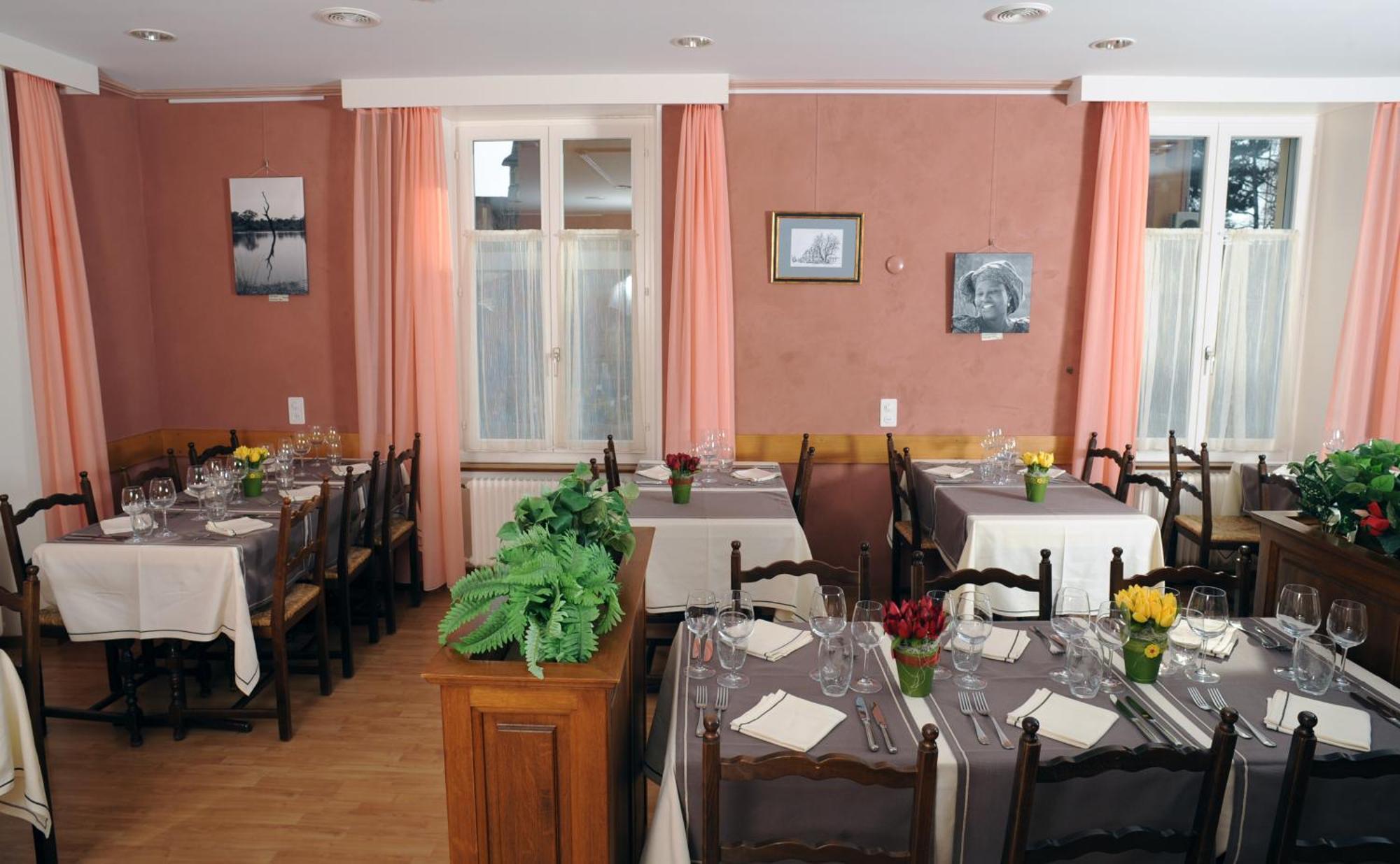 Hotel De La Gare Yvonand Екстериор снимка