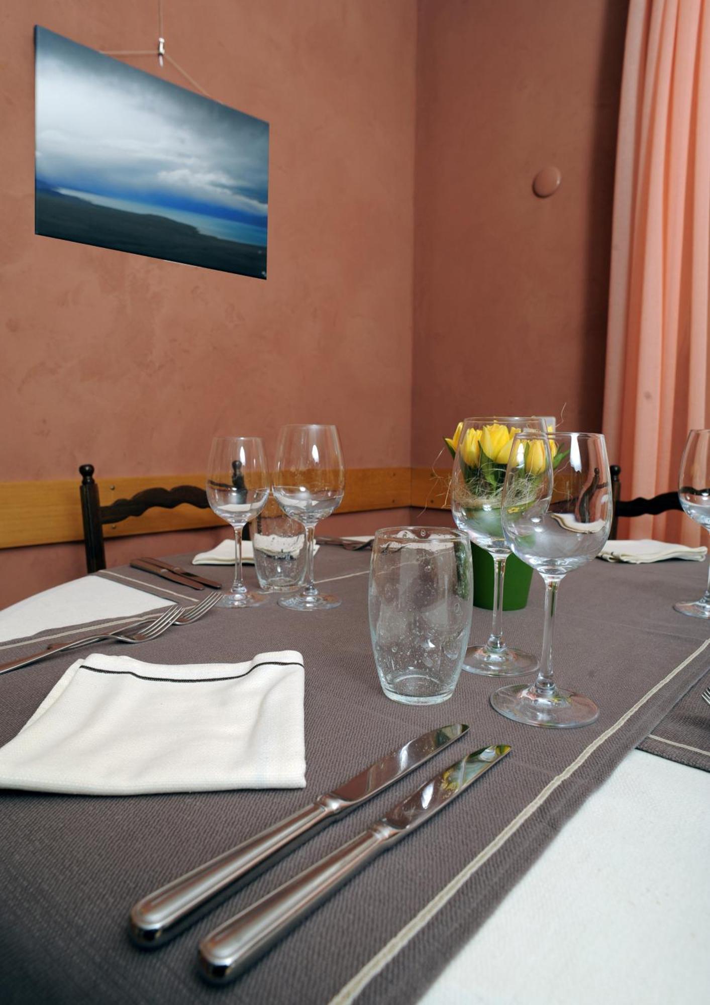 Hotel De La Gare Yvonand Екстериор снимка